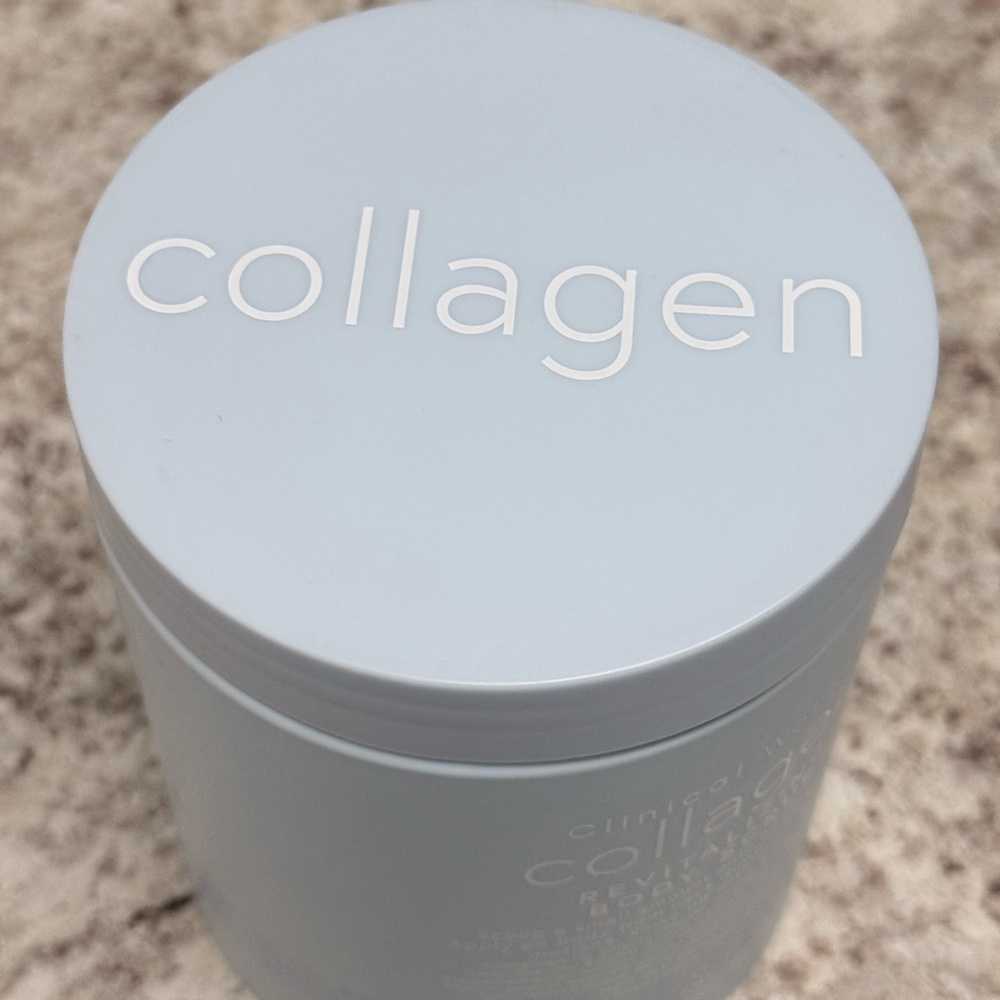 Clinical Works Collagen Revitalizing Body Scrub - Exfoliate and Renew - Picture 2 of 3